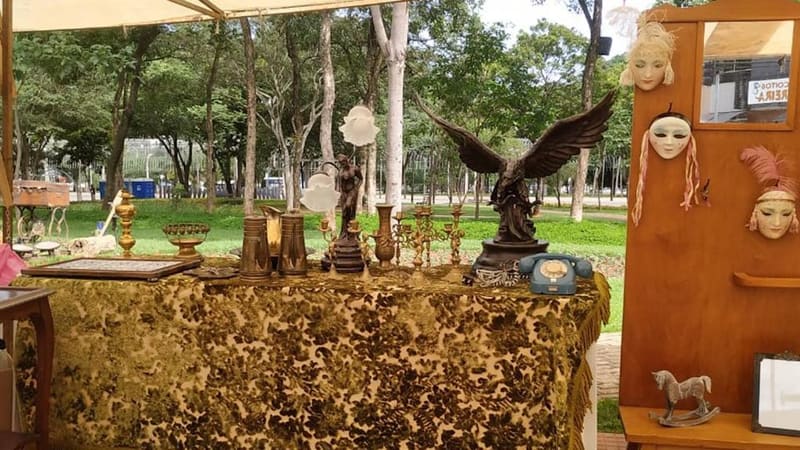 Produtos vendidos na Feira de Antiguidades da Praça Tamandaré, que terá edição de Dia das Mães neste domingo (8/5) | Foto: Divulgação
