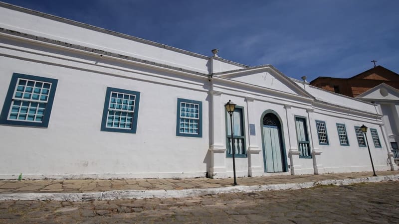 Palácio Conde dos Arcos, na cidade de Goiás, continua recebendo visitantes mesmo com reforma em um dos cômodos | Foto: Leo Iran