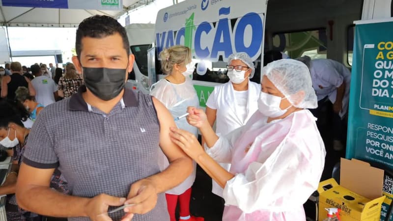 Vacinação, que começa nesta terça-feira (21/6), será realizada em 71 locais e na van que leva doses aos moradores de forma itinerante | Foto: Secom