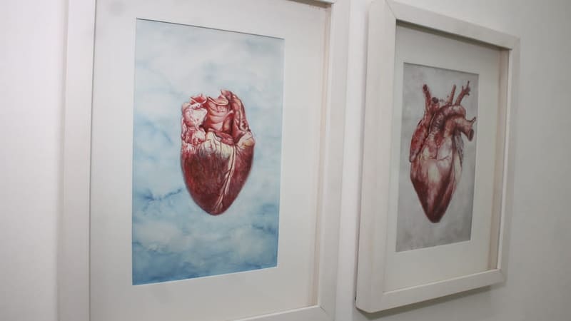 Utilizando diversas linguagens como pintura, desenho, colagem e assemblagem, Linhares apresenta seu trabalho que tem como assunto principal as lutas, as angústias e as paixões humanas | Foto: Leo Iran