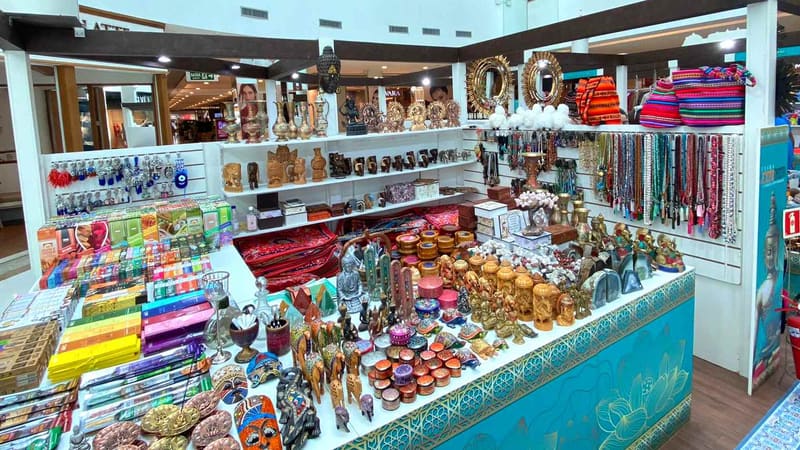 Feira temática oferece artigos de decoração, roupas, acessórios e doces de diversos locais do mundo. Entrada gratuita | Foto: Divulgação