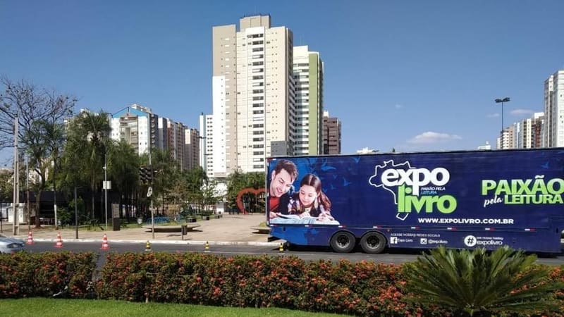 Carreta ficará estacionado na Praça do Amor, na Avenida T-1, no Setor Bueno, e terá rodas de leitura, teatro para crianças, palestras e shows | Foto: Divulgação