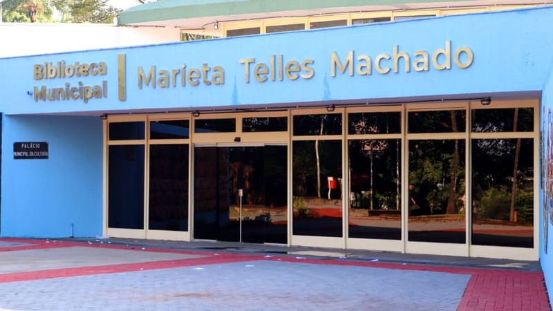Com mais de 50 anos de existência, o Palácio da Cultura e a Biblioteca Municipal Marieta Telles Machado, na Praça Universitária, passaram por reforma geral, iniciada em 2020 | Foto: Secult Goiânia