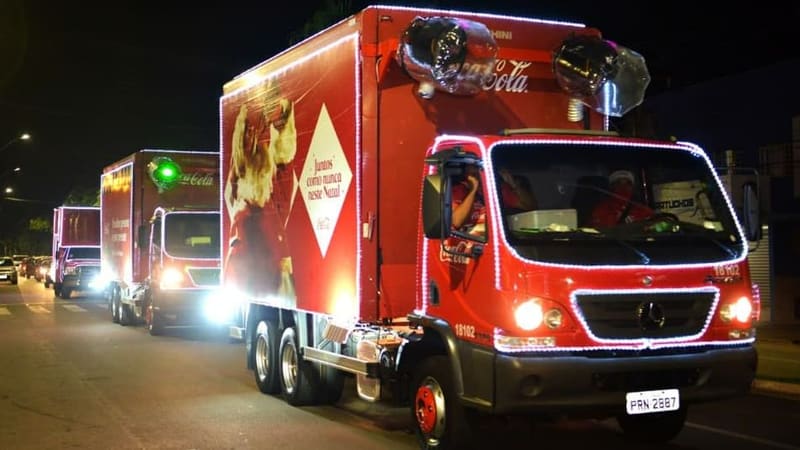 Caminhões da Coca-Cola, que passarão por diversos bairros de Goiânia, além de outros sete municípios goianos | Foto: Divulgação