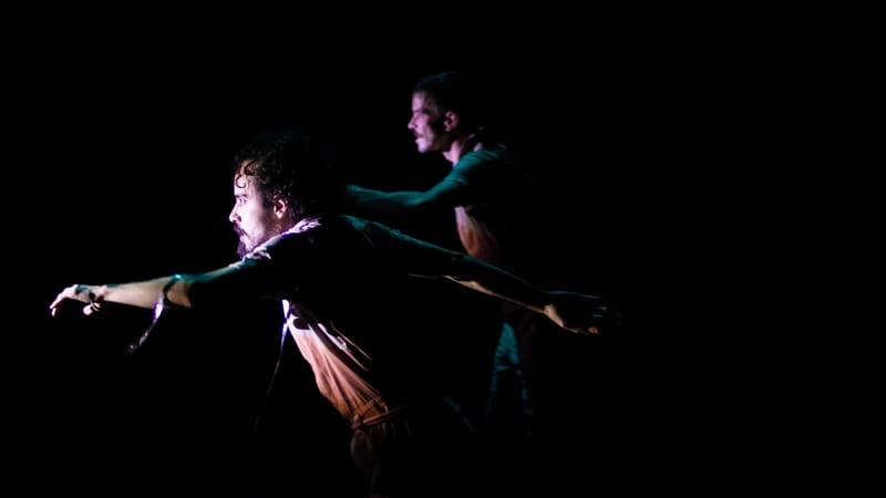 O grupo Ateliê do Gesto recebe essa plateia diversa para apresentar “Dança Boba” nos dias 1º, 2 e 3 de março. Em seguida, nos dias 7 e 9 de março,  o grupo vai oferecer oficinas gratuitas de improvisação e gestualidades voltadas à classe da dança | Foto: Lu Barcelos