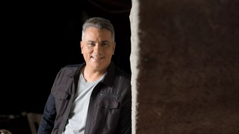 Um dos destaques da agenda na cidade de Cora Coralina é o show Gopop, que reúne Nila Branco, Anderson Richards, vocalista do Mr. Gyn (foto) e Marco Anttonini | Foto: Divulgação