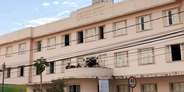 Cursos gratuitos de música no Grande Hotel têm inscrições abertas