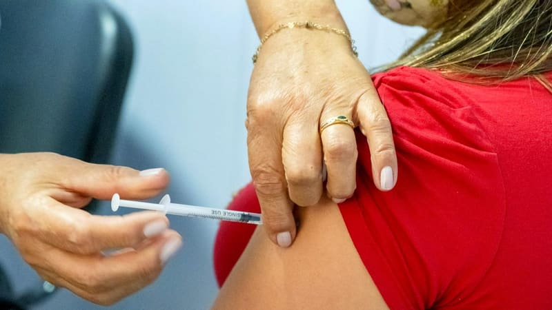 O o Governo de Goiás reforça a importância da atualização das vacinas no prazo adequado para que os imunizantes façam efeito antes do feriado prolongado | Foto: SES-GO