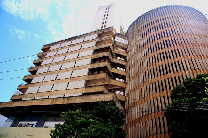 Espaço cultural está no Edifício Parthenon Center, na Rua 4, número 215, no Centro. A entrada para as galerias fica na Rua 7 | Foto: Leo Iran