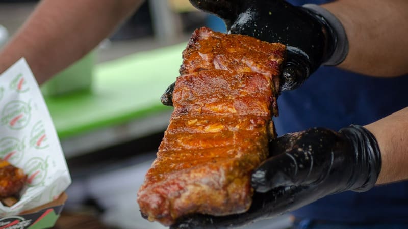 Fãs de churrasco terão à disposição pratos assinados por 14 assadores e churrasqueiros | Foto: WB Produções