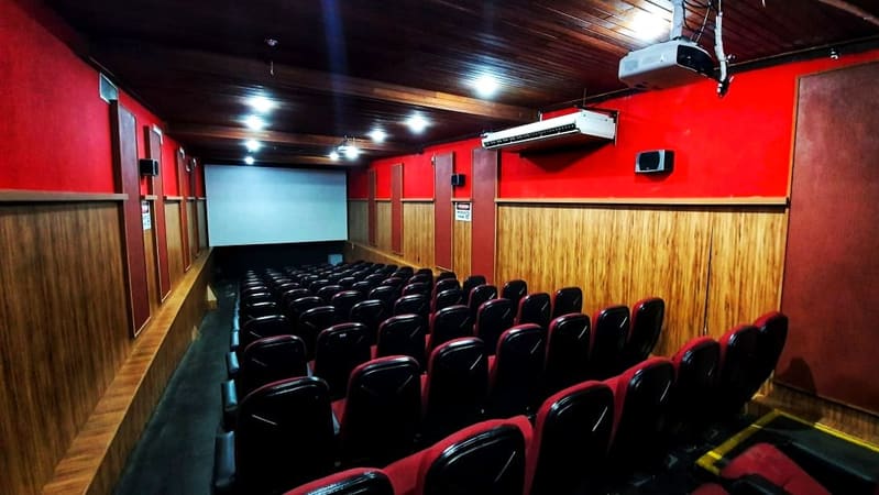 Cinema de rua fica na Praça Cívica, no Centro de Goiânia, e tem preços a partir de R$ 5 | Foto: Divulgação