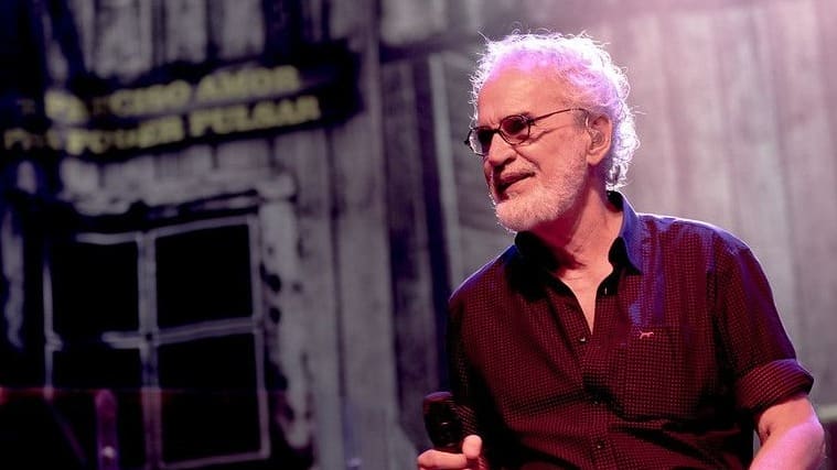 Cantor Renato Teixeira faz show no encerramento da 1ª edição do Claque Retomada Cultural, em Goiânia | Foto: Secult