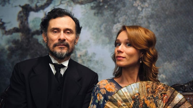 Inspirado na célebre obra de Machado de Assis, a produção traz Mariana Ximenes como Capitu e Vladimir Brichta no papel de Bentinho | Foto: Divulgação