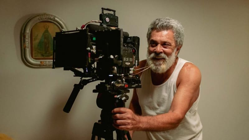 O filme conta o drama do solitário Ruy (Raymundo de Souza), que mora em um barracão nos fundos da casa de seu irmão mais velho | Foto: Divulgação