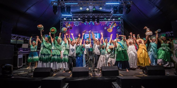 O 3º Ipadê – Encontro de Maracatu no Cerrado celebra o Maracatu de Baque Virado no Centro-Oeste e, em sua terceira edição, levará ao público uma programação reunindo diversos grupos de Maracatu que estudam o baque e os fundamentos da Nação do Maracatu Porto Rico (PE).