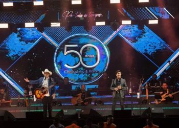 Chitãozinho e Xororó fazem show dos 50 anos de carreira em Goiânia