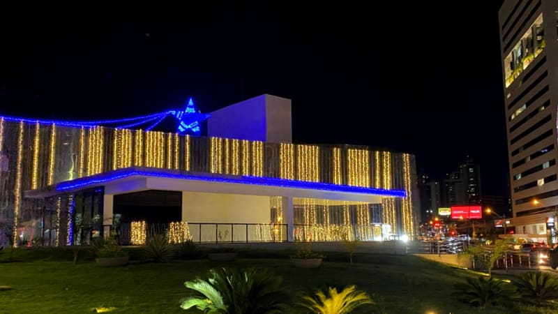 Casa de Vidro, no Jardim Goiás, é um dos locais que foi decorado | Foto: Luciano Magalhães