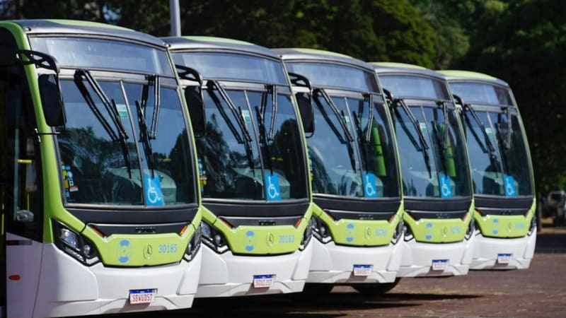 Ônibus do Eixo Anhanguera. Frota será eletrificada até o fim de 2024, e os terminais e estações do corredor serão reformado | Foto: Júnior Guimarães