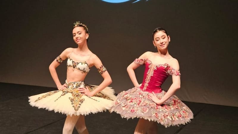 Bailarinas foram convidadas para abrir o International Talent Award, no Teatro della Regina, em Cattolica, na Itália | Foto: Secti
