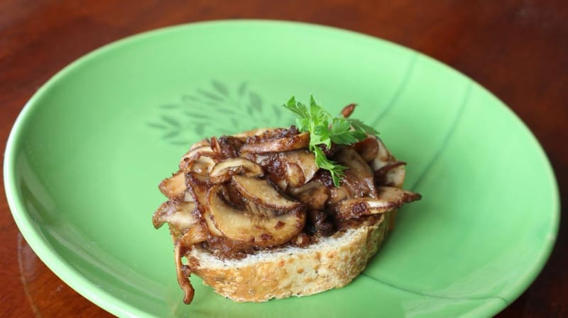 Bruschettas de cogumelos frescos da Risotteria Chef Brunna Pollazzon | Foto: Divulgação