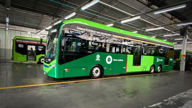 Um dos 10 ônibus elétricos que serão utilizados em Goiânia | Foto: Secom