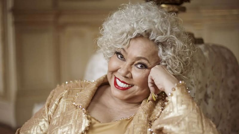 Alcione é uma das atrações do show no Arena Multiplace, que ainda tem Jorge Aragão e Fundo de Quintal | Foto: Vinicius Mochizuki