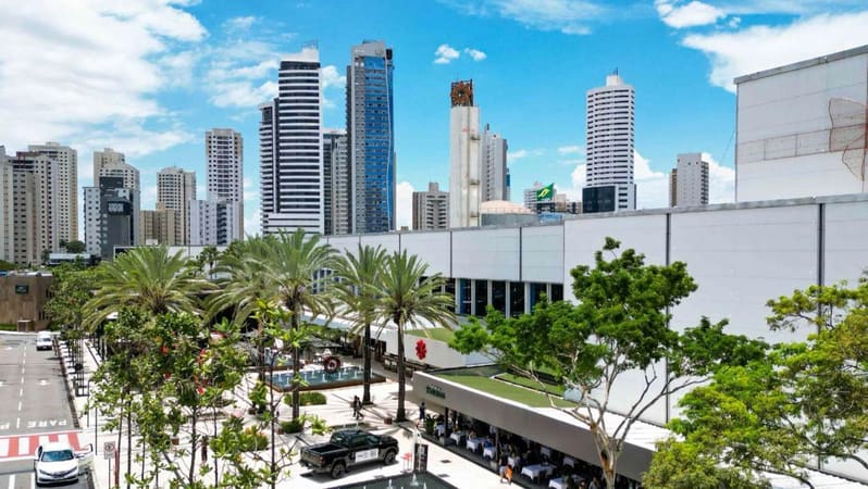 Área externa do Flamboyant Shopping, em Goiânia | Foto: Ralph Paiva