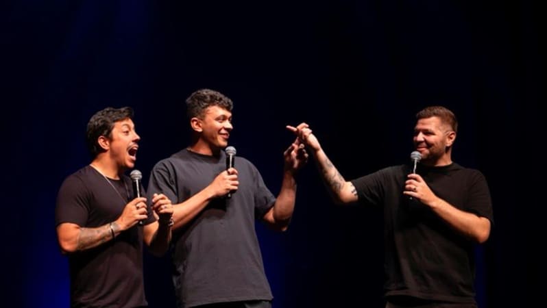 Goiânia: Victor Sarro, Renato Albani e Júlio Cocielo apresentam o espetáculo “S.A.C”