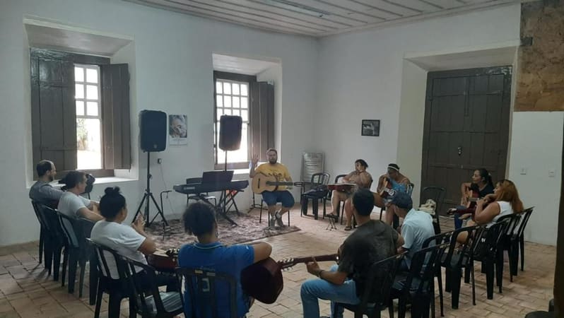 Tanto as vagas para música quanto para teatro são destinadas a pessoas acima dos 8 anos de idade, sem a necessidade de conhecimento prévio na área do curso | Foto: Secti