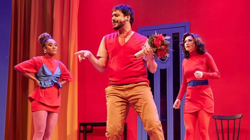 Teatro Goiânia recebe comédia romântica musical “Canções que eu guardei para você”
