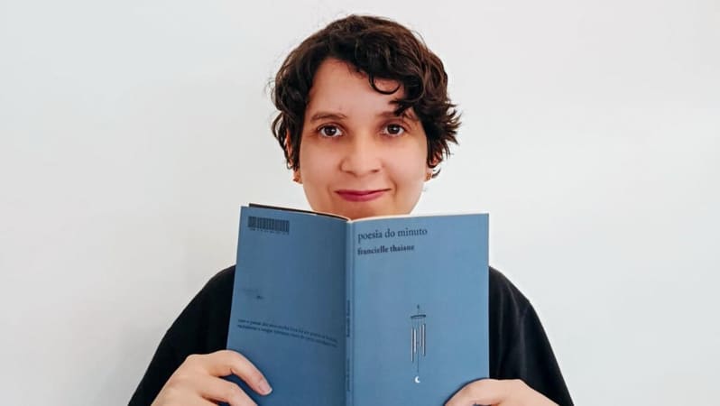 Vila Cultural Cora Coralina recebe lançamento do livro "Poesia do Minuto", de Francielle Thaiane