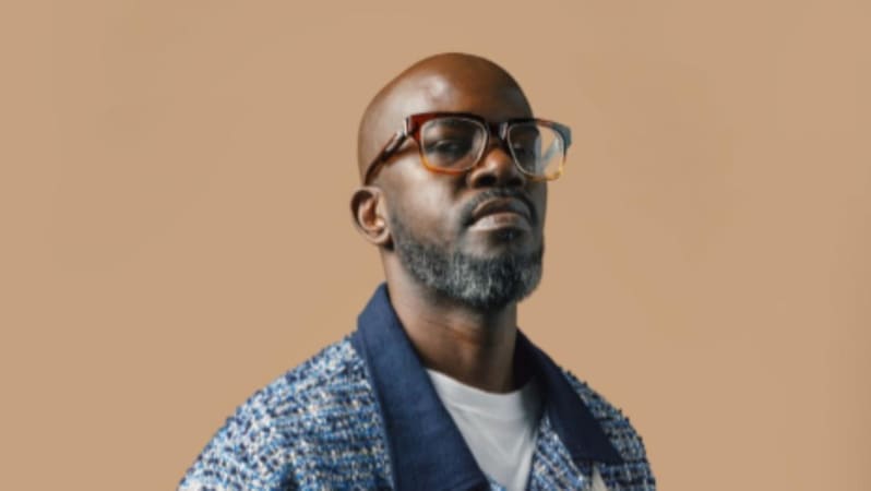 Black Coffee, ganhador do Grammy 2022 e eleito o melhor DJ do mundo em 2024 pela “Golden Moon Awards” | Foto: Divulgação