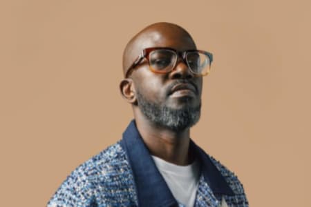 Black Coffee, eleito melhor DJ do mundo em 2024, se apresenta em Pirenópolis