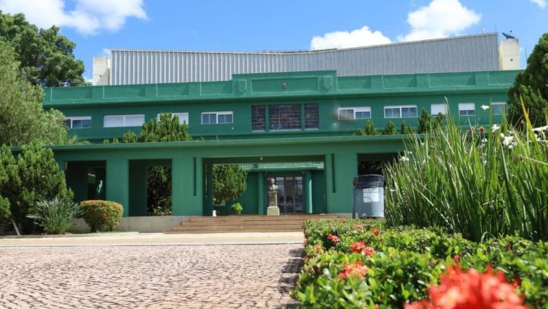 Fachada do Palácio das Esmeraldas, no Centro de Goiânia | Foto: Kamilla Brandão/Secult Goiás