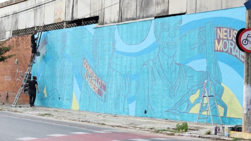Mural está sendo pintado, e será inaugurado em julho. As três homenageadas representam diferentes momentos e lutas do protagonismo feminino em Goiás | Foto: Instagram IFG Goiânia