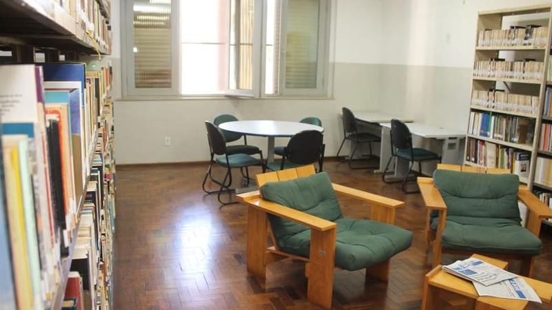Biblioteca Pio Vargas oferece espaços para estudos para a população | Foto: Secult Goiás