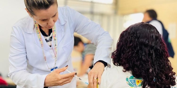 Prefeitura de Goiânia oferta vacinação contra HPV em escolas públicas
