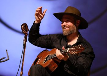 Marcus Biancardini apresenta show “Armorial da Viola” em Goiânia