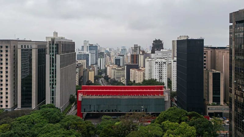 20 museus em São Paulo onde a arquitetura amplia a experiência da arte