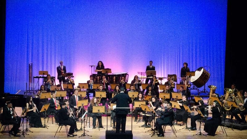 Banda Sinfônica faz apresentação gratuita no Teatro Escola Basileu França