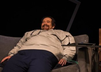 Peça A Baleia, protagonizada por José de Abreu, chega a Goiânia em setembro