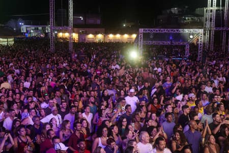 Canto da Primavera reúne 80 mil pessoas em Pirenópolis