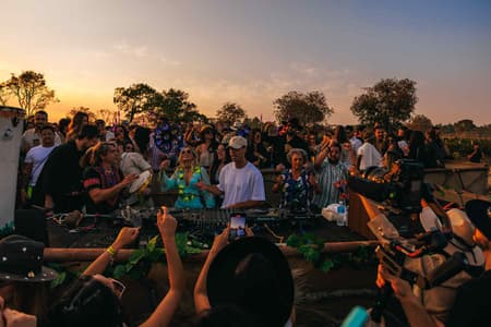 Festa Pitoresca une música eletrônica e vinho em Pirenópolis