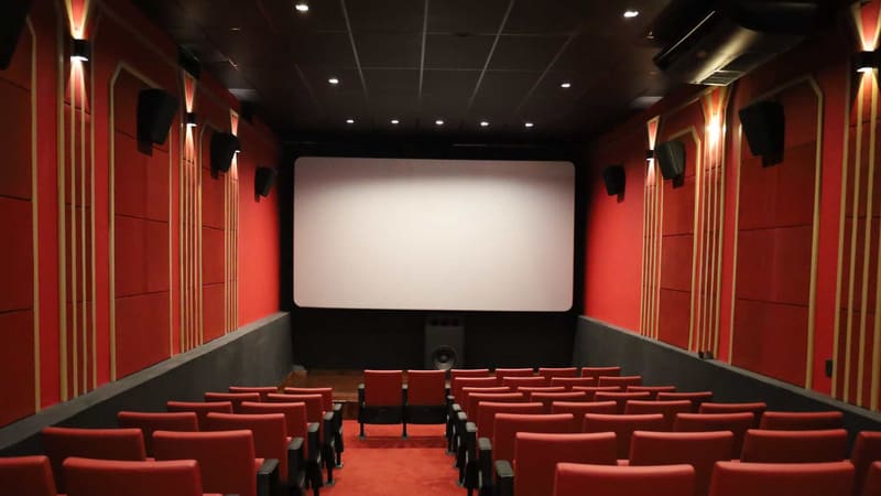 Equipe do Cine Cultura participa de pré-estreia de O Agente Secreto em Recife