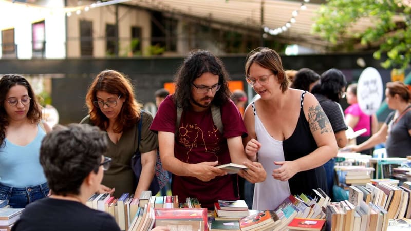 Coletivo Centopeia realiza 3ª edição da feira literária Beco das Palavras
