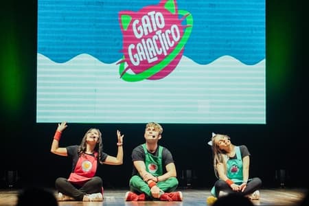 Novo espetáculo do Gato Galáctico chega ao Teatro Goiânia