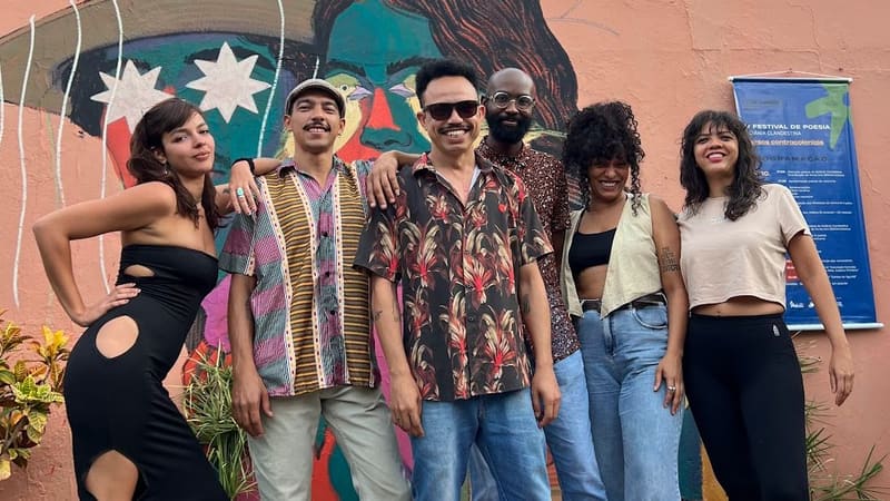 Formado por seis integrantes, Mazinho Souza, Flávia Carolina, Helena Di Lorenza, Thaíse Monteiro, Rafael Vaz e Baale, o coletivo apresentará performances e atividades formativas | Foto: Divulgação