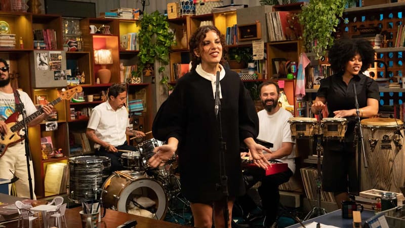 Tiny Desk Brasil celebra 20 anos de carreira de Céu