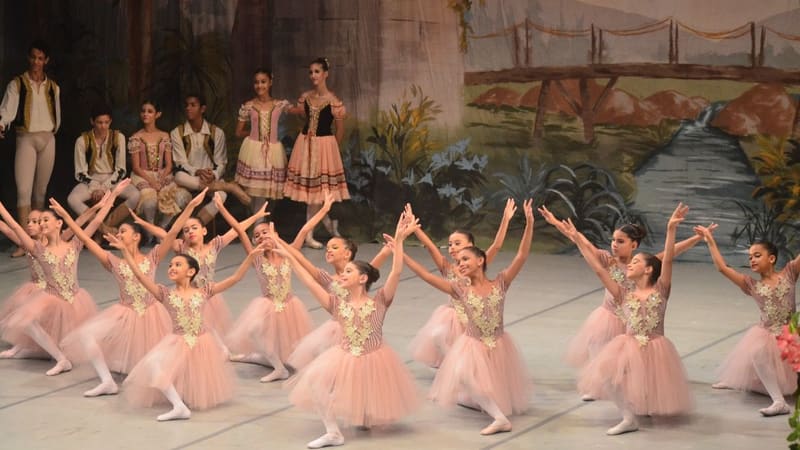 Basileu França abre o mês de novembro com o musical infantil “Pocahontas”