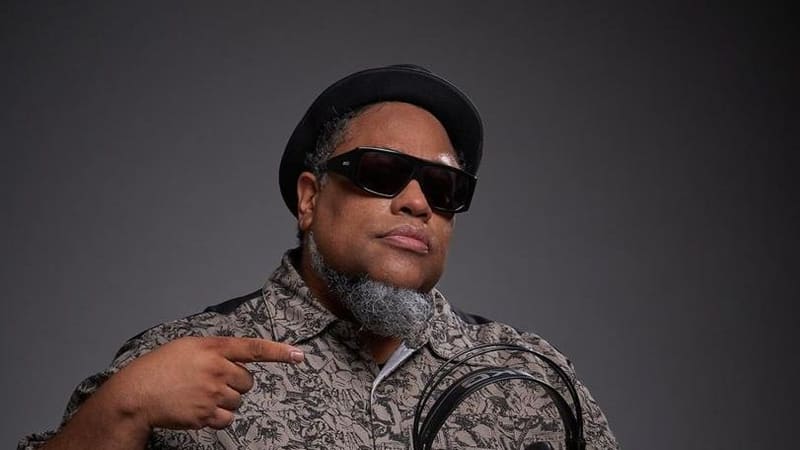 Entre os destaques, o rapper e multiartista BNegão — voz histórica do Planet Hemp e nome central da música brasileira contemporânea | Foto: Divulgação